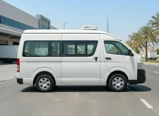 Toyota Hiace 1 Ton Chiller Van